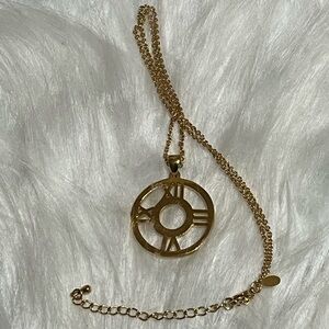 IJDI Roman Numerals Clock Necklace
